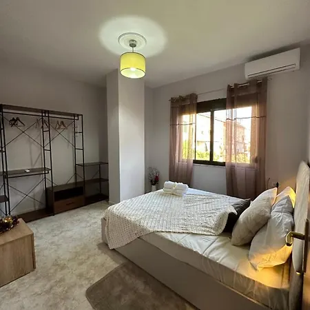 Apartment Cozy And Spacios In Ish Blloku